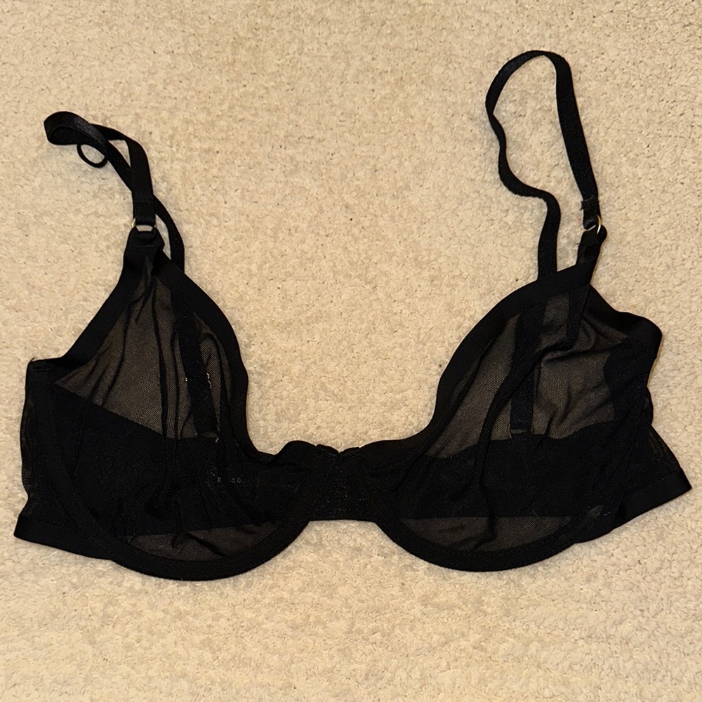 Elegant Black Mesh Underwire Bra with Adjustable Straps